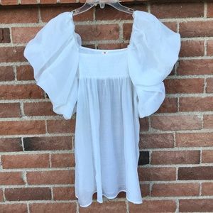 White puff sleeve top